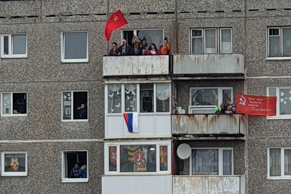 Окна мурманск. Окна Победы Мурманск. Прикольные окна в Мурманске. Окна Победы Мурманская область.